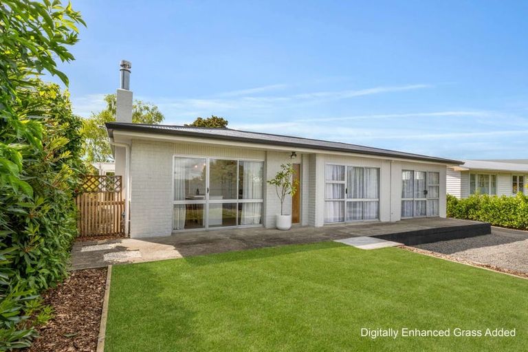 Photo of property in 37 Waterloo Crescent, Hokowhitu, Palmerston North, 4410