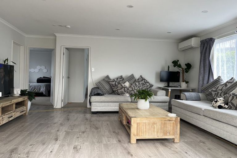 Photo of property in 8 Advene Road, Cockle Bay, Auckland, 2014