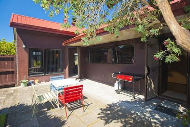 Photo of property in 300 Kahutia Street, Gisborne, 4010