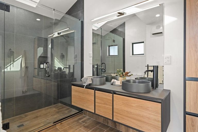 Photo of property in 38 Holcombrooke Lane, Welcome Bay, Tauranga, 3175