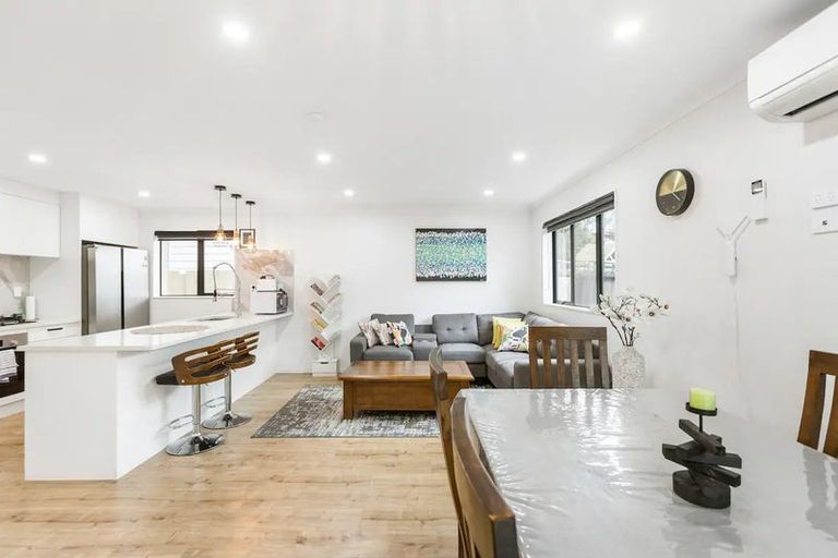 Photo of property in 8b Lynette Place, Mangere, Auckland, 2022