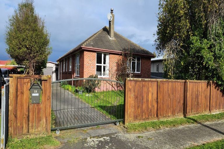 Photo of property in 2a Montrose Place, Takaro, Palmerston North, 4412