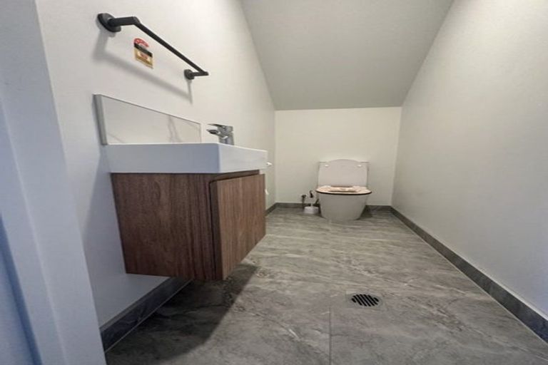 Photo of property in 8d Blyton Lane, Pakuranga Heights, Auckland, 2010