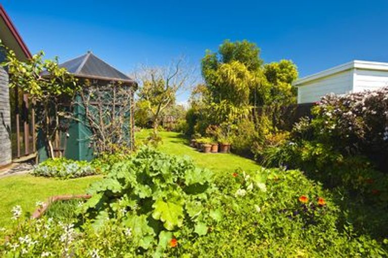 Photo of property in 300 Kahutia Street, Gisborne, 4010