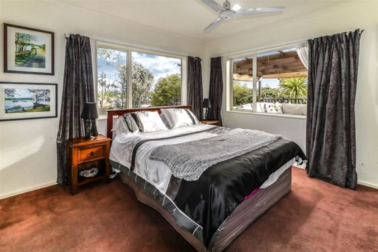 Photo of property in 215 Newcastle Road, Grandview Heights, Hamilton, 3200