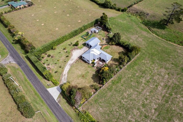 Photo of property in 525 Auroa Road, Auroa, Hawera, 4678
