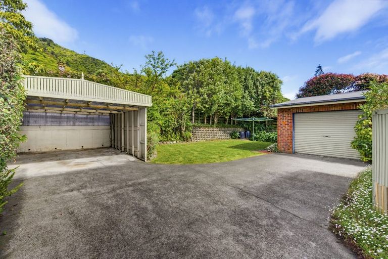 Photo of property in 107 Winara Avenue, Waikanae, 5036