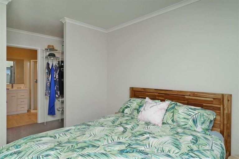 Photo of property in 52 Shillingford Boulevard, Rolleston, 7615