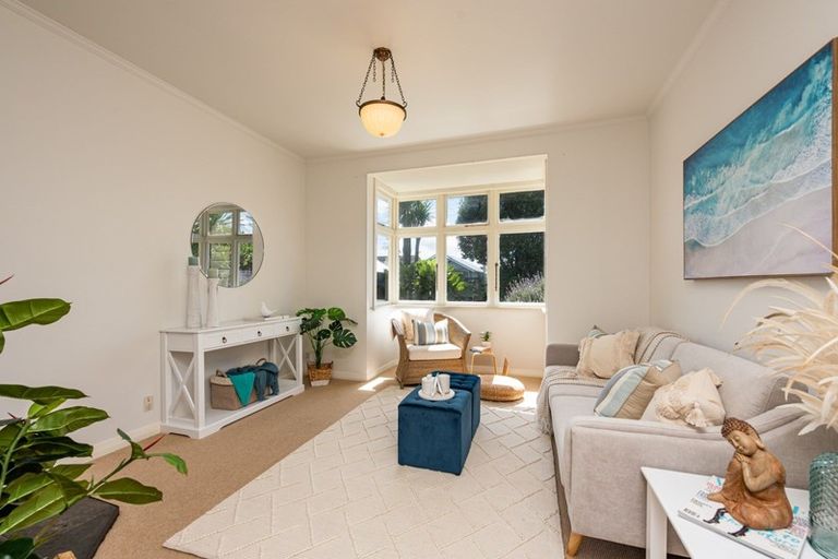 Photo of property in 36 Apu Crescent, Lyall Bay, Wellington, 6022