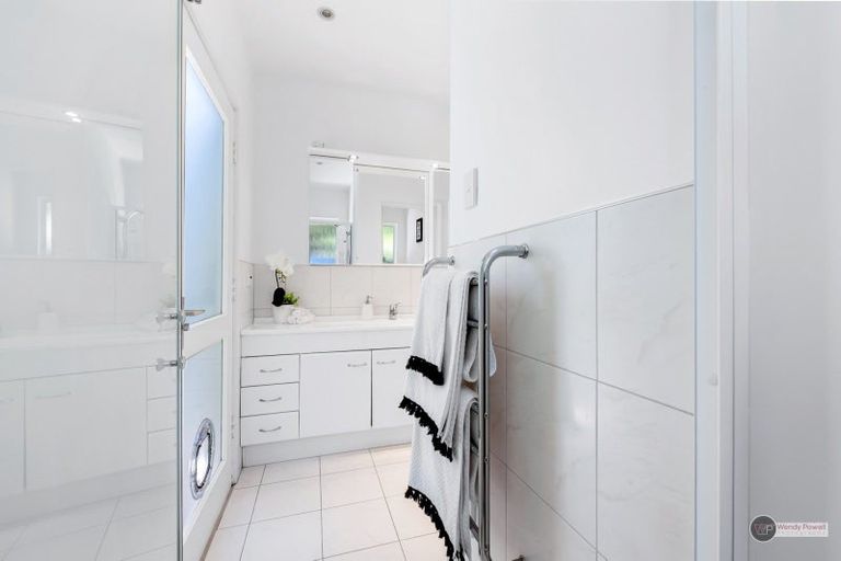 Photo of property in 2a Bloomfield Terrace, Hutt Central, Lower Hutt, 5010