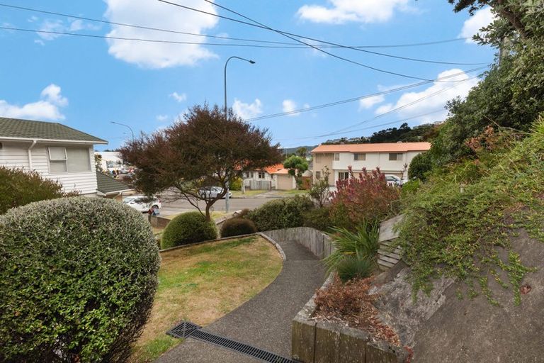 Photo of property in 4 Mana View Road, Paremata, Porirua, 5026