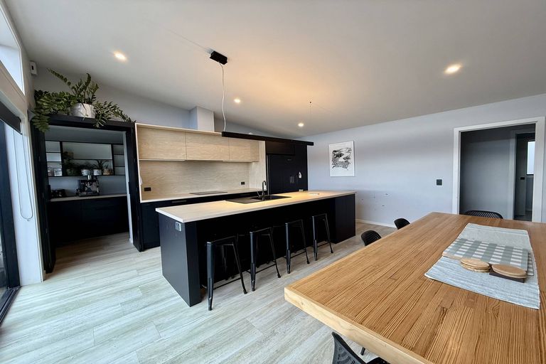 Photo of property in 17 Rexs Way, Green Island, Dunedin, 9018