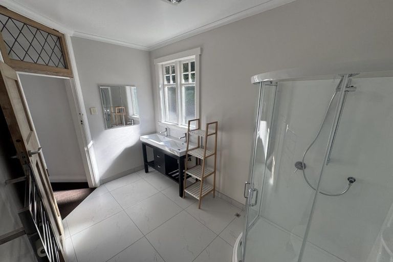 Photo of property in 14 Glen Road, Kelburn, Wellington, 6012