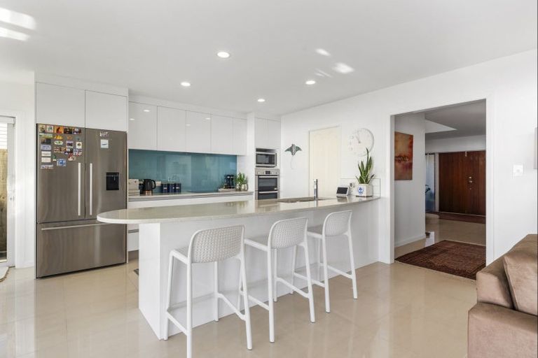 Photo of property in 85 Karewa Parade, Papamoa Beach, Papamoa, 3118