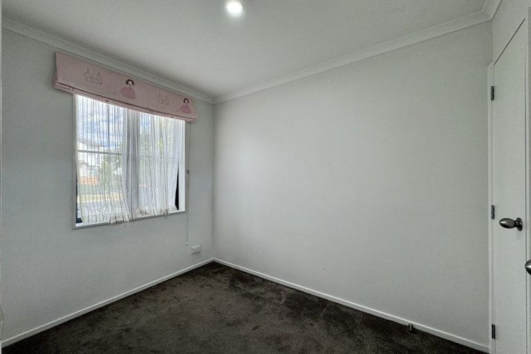 Photo of property in 20 Bellbird Street, Papakura, 2110