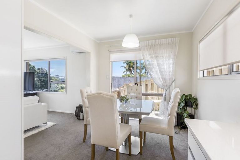 Photo of property in 1/14 Beechwood Road, Rothesay Bay, Auckland, 0630