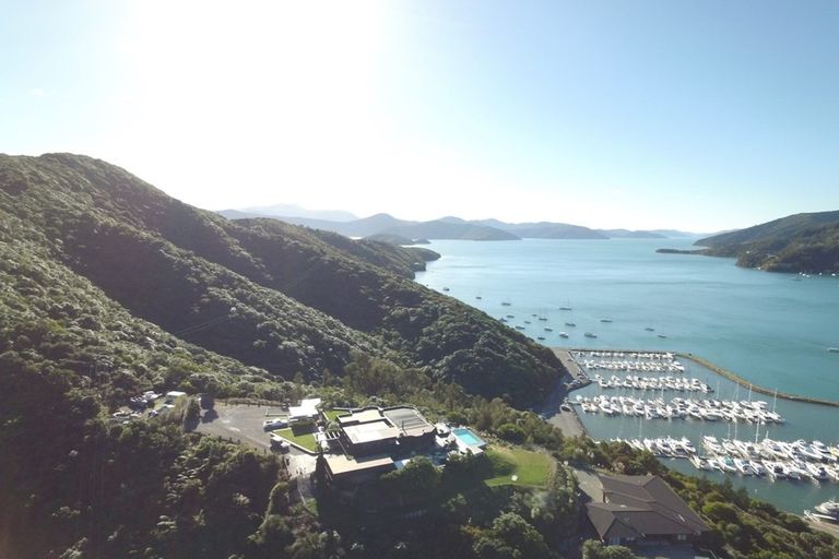 Photo of property in 43 Marina Drive, Waikawa, Picton, 7220