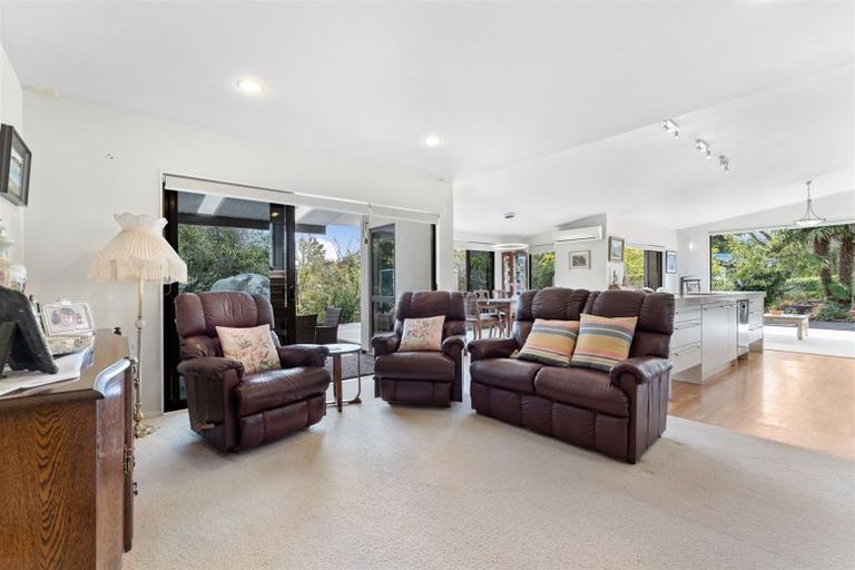 Photo of property in 50 Rosella Grove, Waimauku, 0812