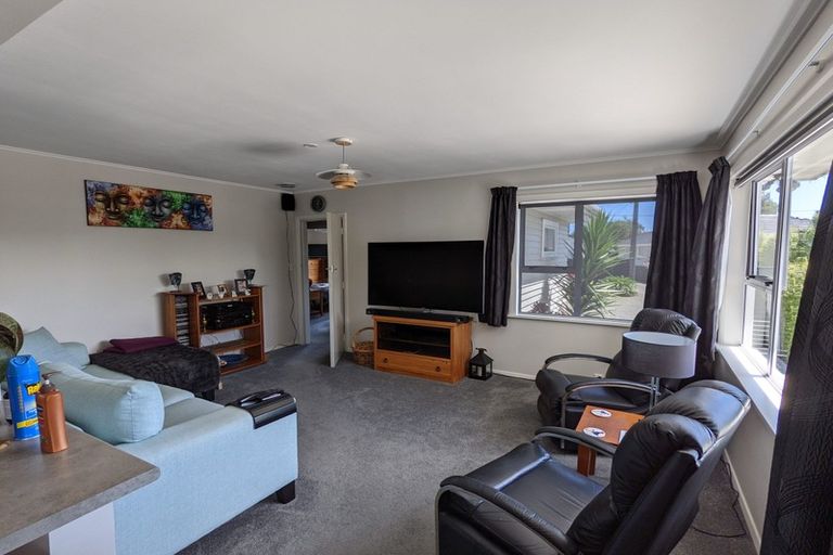 Photo of property in 48a Queenwood Road, Levin, 5510