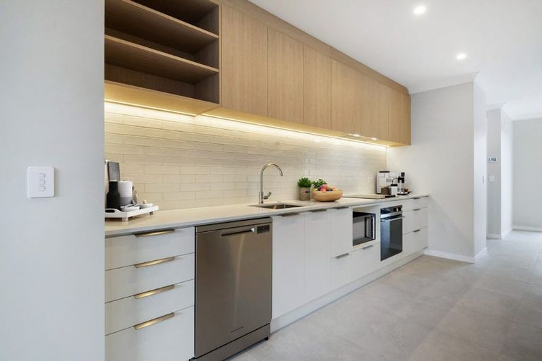 Photo of property in 33 Oyster Drive, Whenuapai, Auckland, 0618