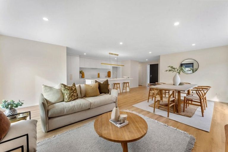 Photo of property in 21 Tahuna Minhinnick Drive, Glenbrook, 2681