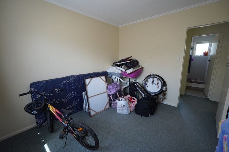 Photo of property in 3 Seddon Street, Takaro, Palmerston North, 4412
