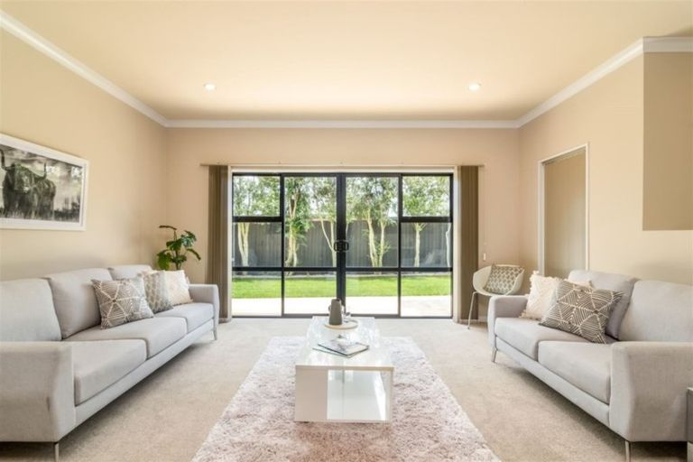 Photo of property in 7 Stoneleigh Green, Parklands, Christchurch, 8083