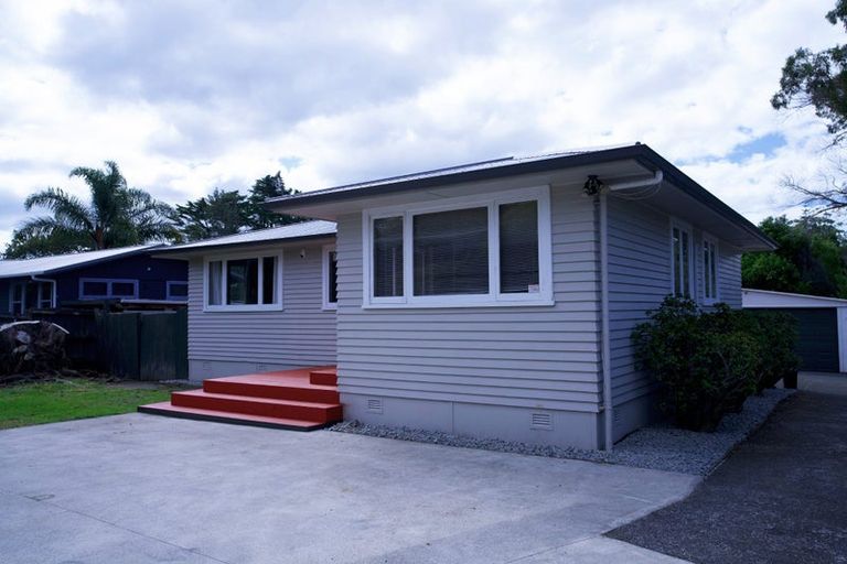 Photo of property in 12 Lucinda Place, Glen Eden, Auckland, 0602