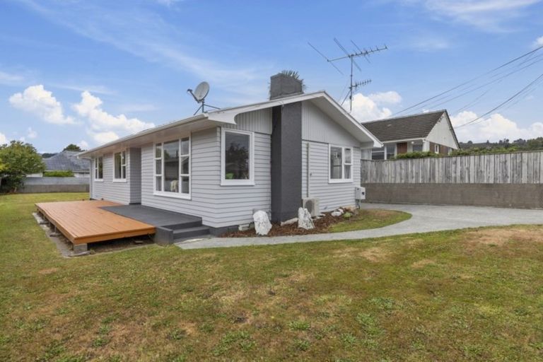 Photo of property in 42 Kashmir Avenue, Clouston Park, Upper Hutt, 5018