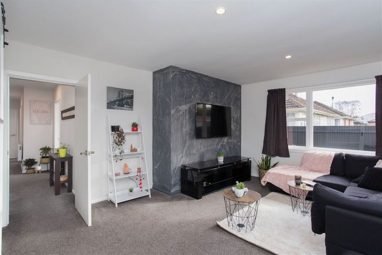 Photo of property in 117 Sawyers Arms Road, Northcote, Christchurch, 8052