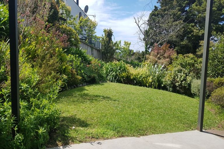 Photo of property in 5 Elizabeth Place, Mairangi Bay, Auckland, 0630