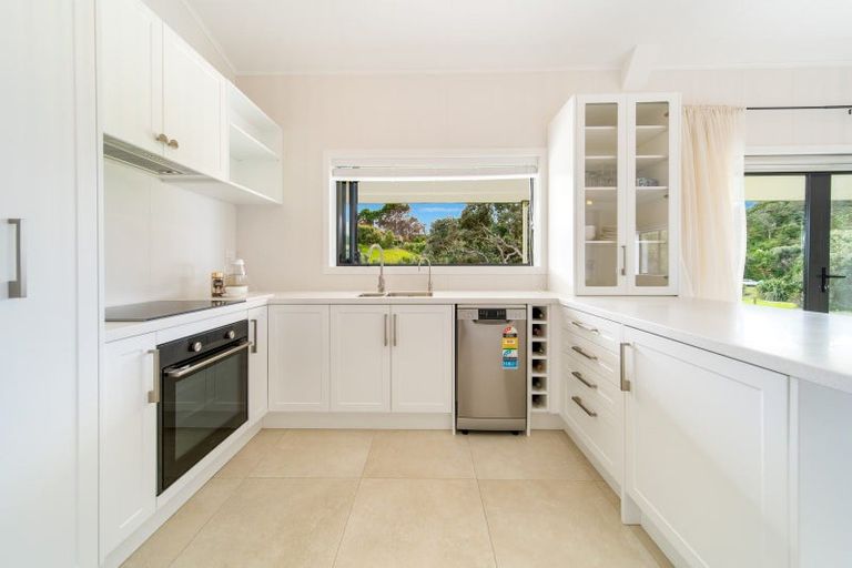 Photo of property in 565 Rockell Road, Whananaki, Hikurangi, 0181