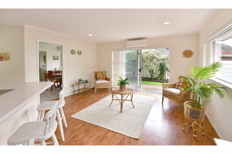 Photo of property in 16 Crampton Court, Orewa, 0931