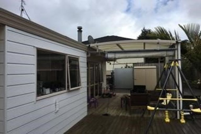 Photo of property in 1/20 La Perouse Street, Botany Downs, Auckland, 2010