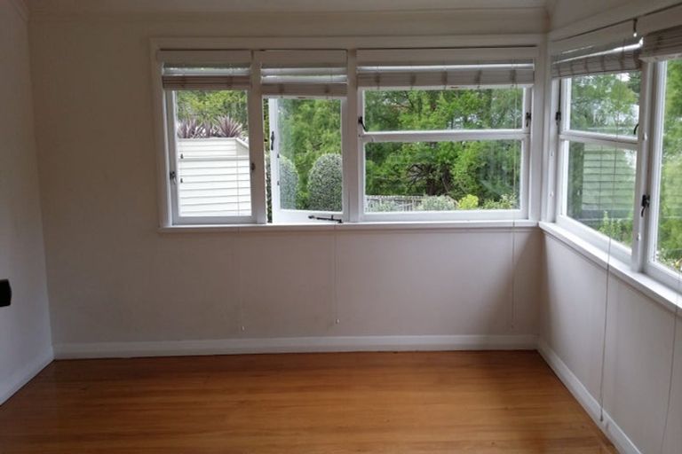 Photo of property in 27 Belle Vue Avenue, Northcote Point, Auckland, 0627