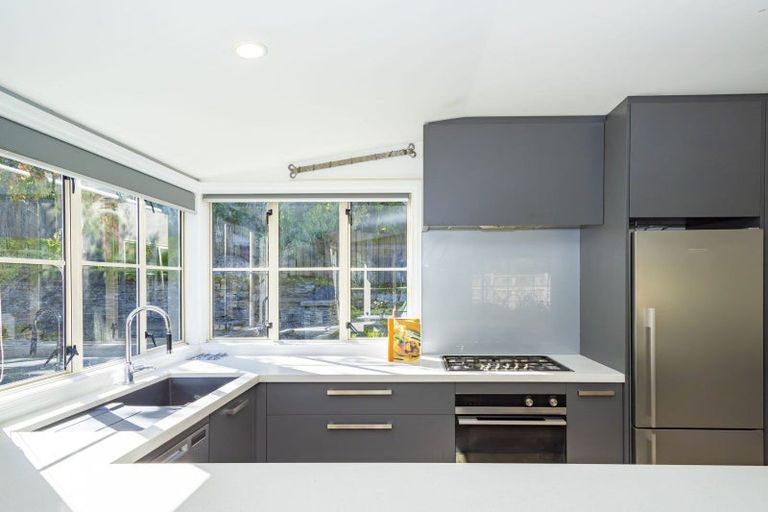 Photo of property in 9 Mcdonnell Road, Arrowtown, 9302