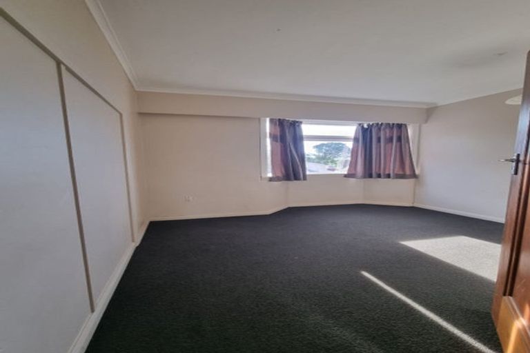 Photo of property in 2 Sugarloaf Road, Brooklyn, Wellington, 6021