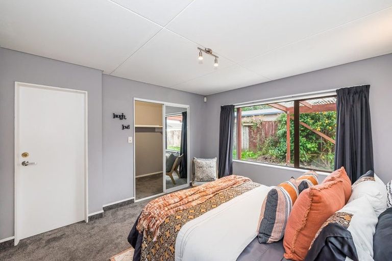 Photo of property in 1 Redwood Close, Paraparaumu, 5032