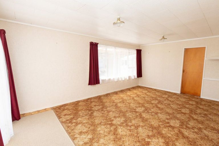 Photo of property in 11 Mcclean Place, Ngatea, 3503