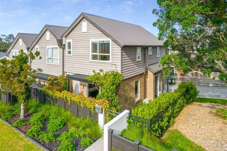 Photo of property in 12/31 Verbena Road, Birkdale, Auckland, 0626