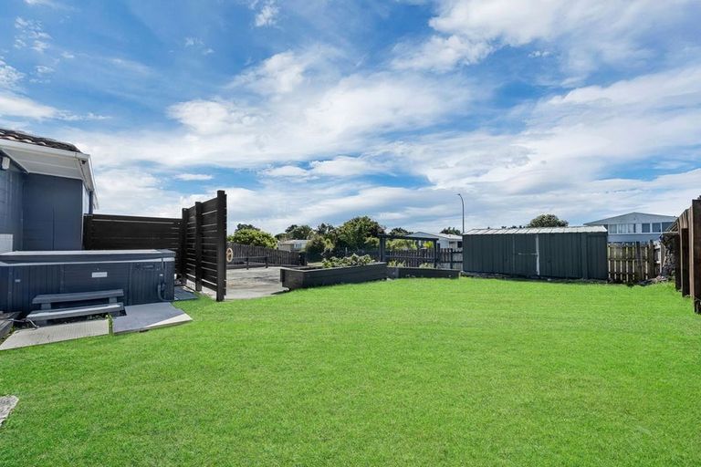 Photo of property in 9 Rata Street, Waiuku, 2123
