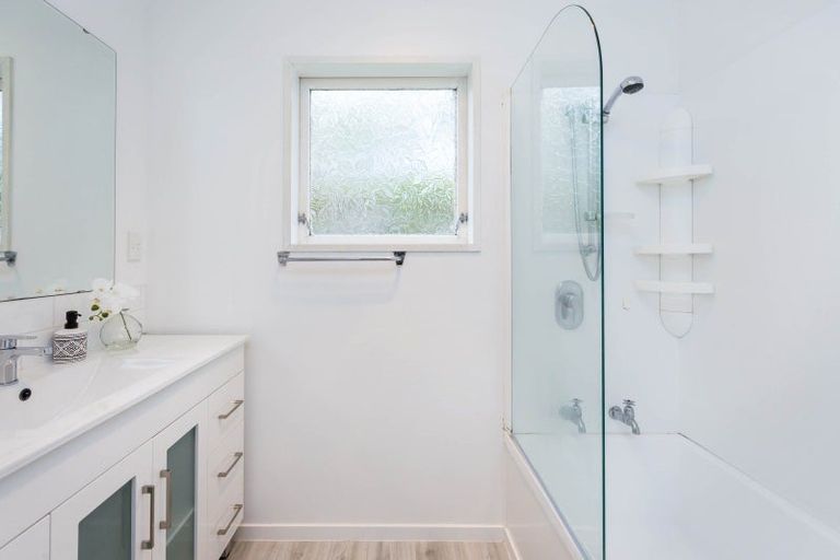 Photo of property in 7b Amber Grove, Birchville, Upper Hutt, 5018