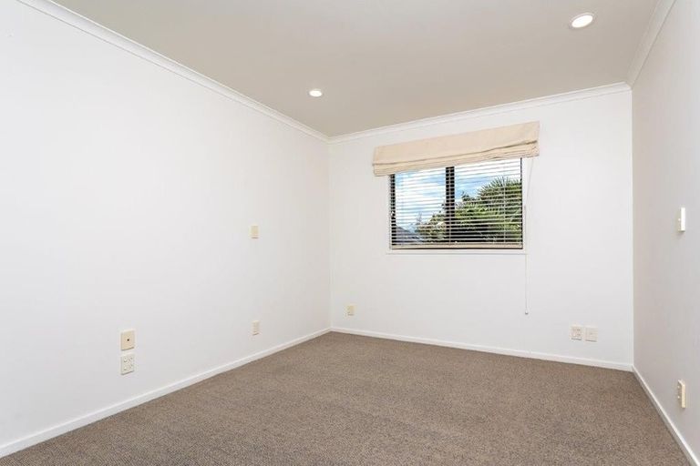 Photo of property in 34 Danica Esplanade, Te Atatu Peninsula, Auckland, 0610