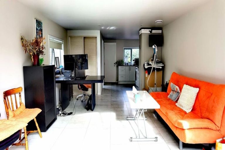 Photo of property in 67 Ravenwood Drive, Forrest Hill, Auckland, 0620