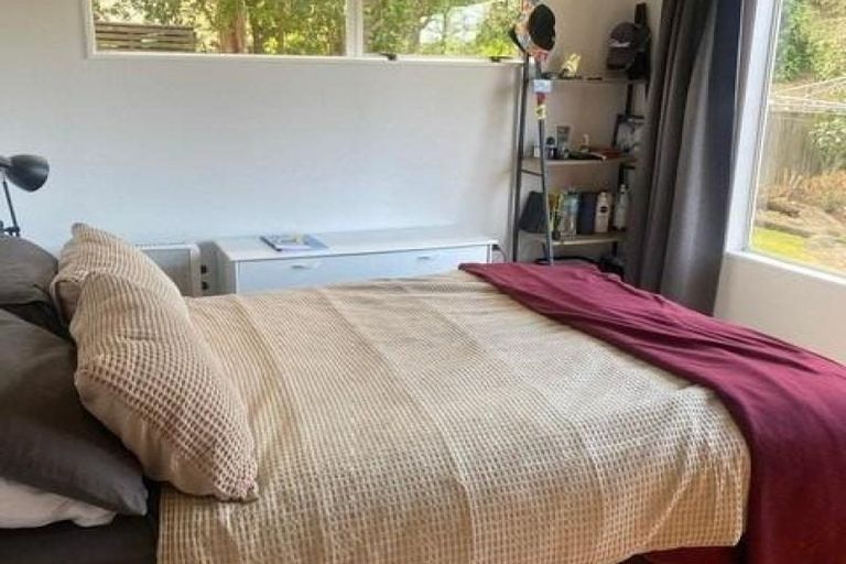 Photo of property in 14 Shaldon Crescent, Blagdon, New Plymouth, 4310