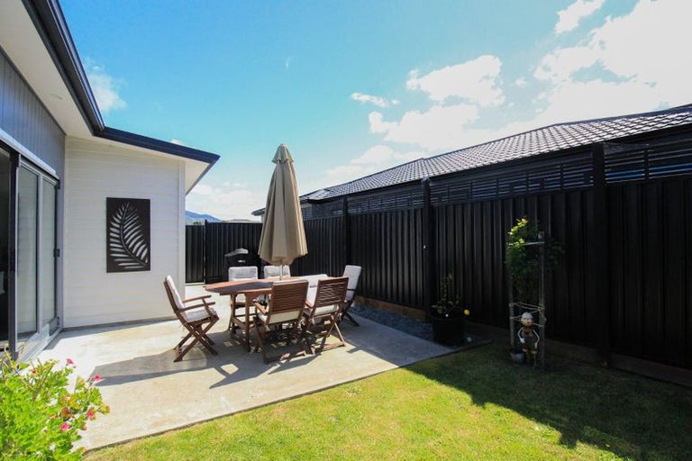 Photo of property in 17 Buddle Road, Wallaceville, Upper Hutt, 5018
