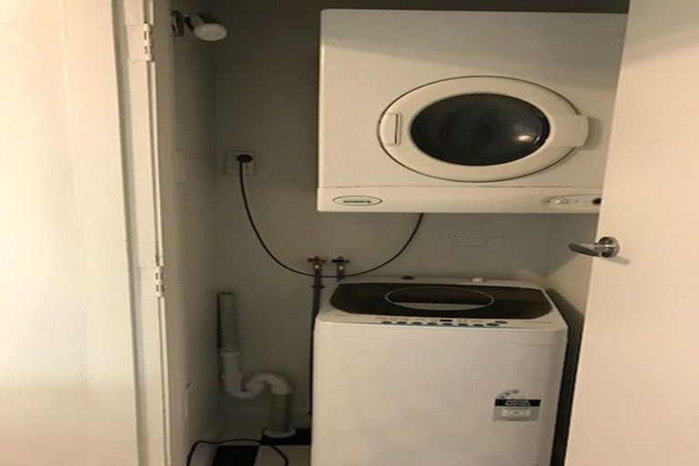 Photo of property in 7a Hawker Street, Mount Victoria, Wellington, 6011