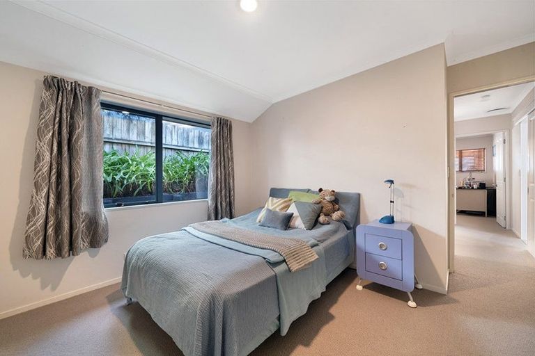 Photo of property in 37a Willerton Avenue, New Lynn, Auckland, 0600
