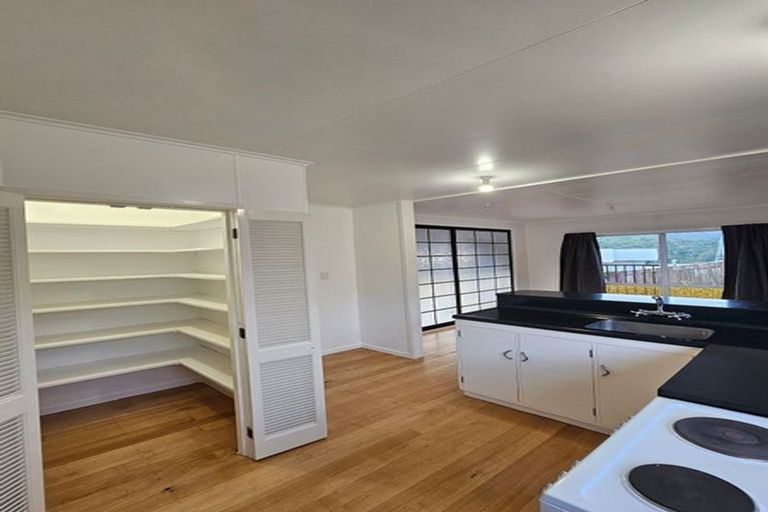 Photo of property in 264 Main Road, Tawa, Wellington, 5028