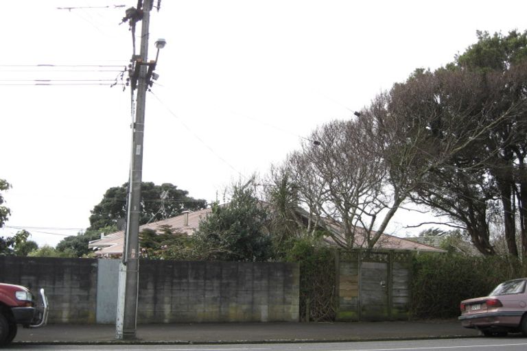 Photo of property in 12 Breakwater Road, Moturoa, New Plymouth, 4310